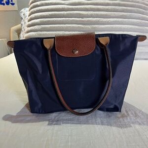 Longchamp Le Pilage Tote - medium